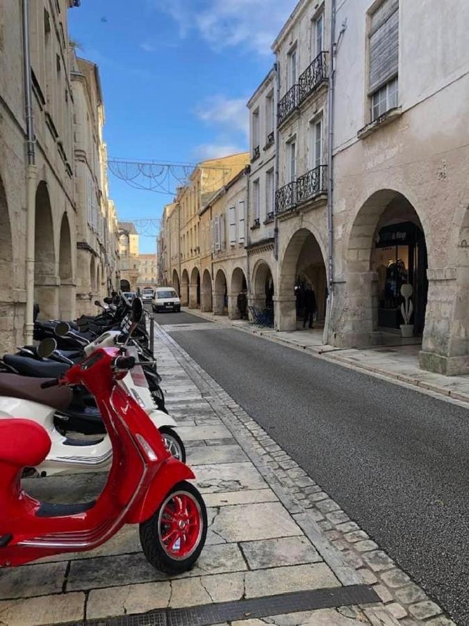 Appartement Tout Confort En Mezzanine A 20Mn A Pied Du Centre-Ville Avec Tv Et Wifi La Rochelle  Exterior foto
